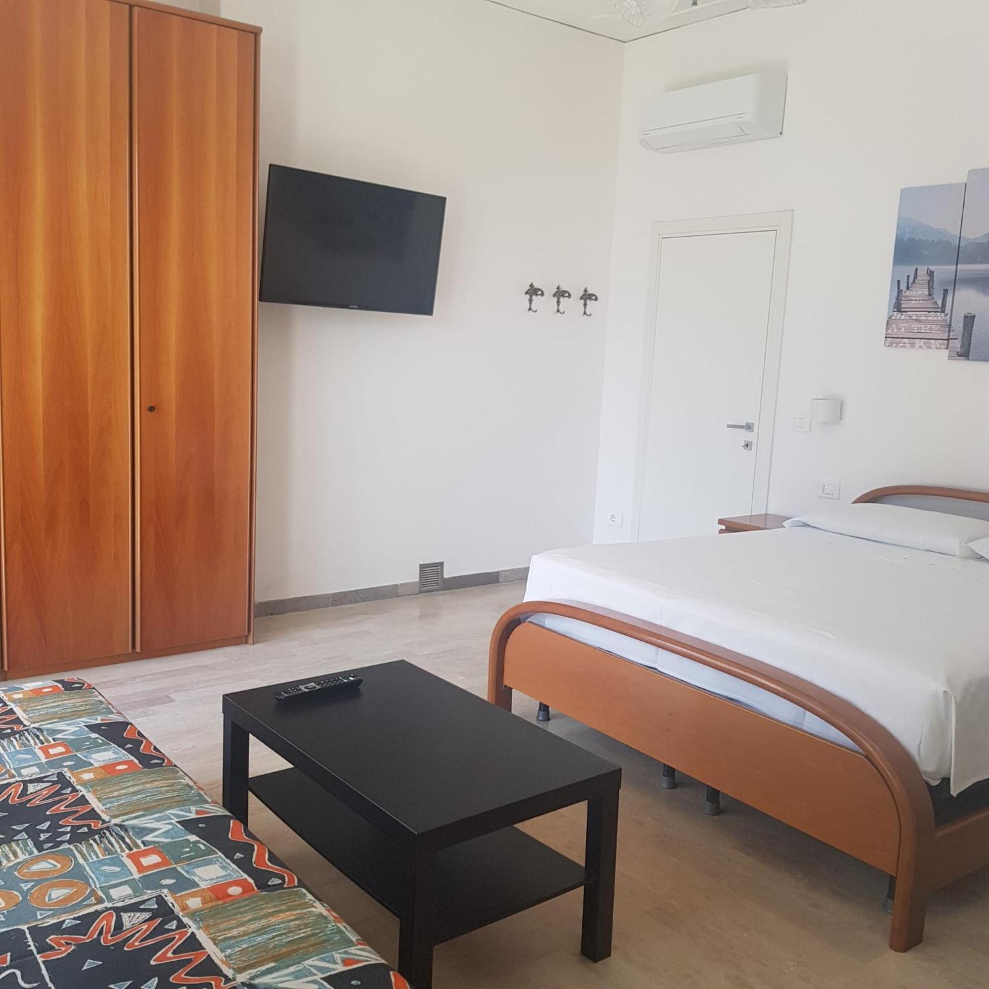 Eagle Rooms Riva del Garda Buitenkant foto