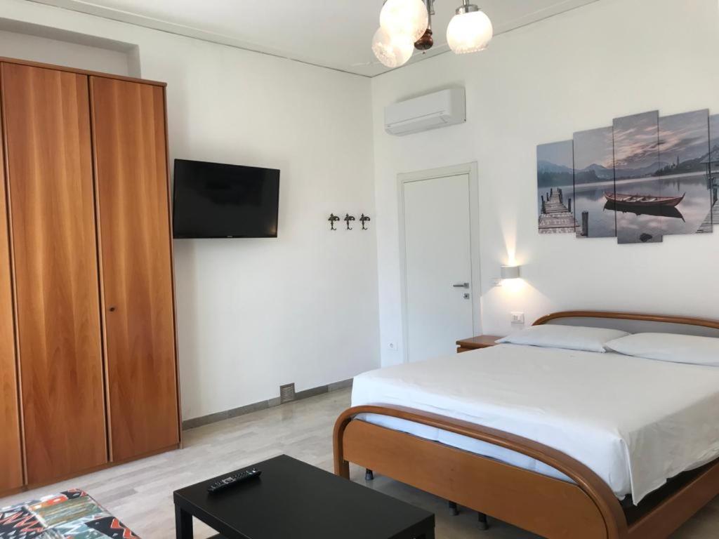 Eagle Rooms Riva del Garda Buitenkant foto
