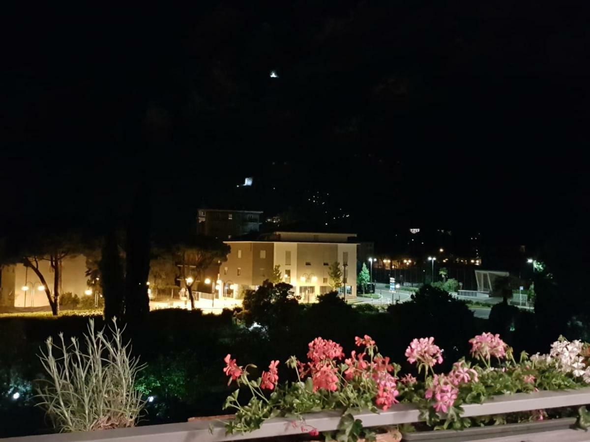 Eagle Rooms Riva del Garda Buitenkant foto